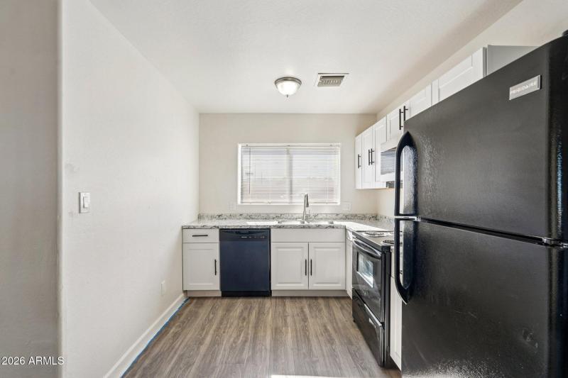 16-web-or-mls-E Pueblo Ave-S1201-016