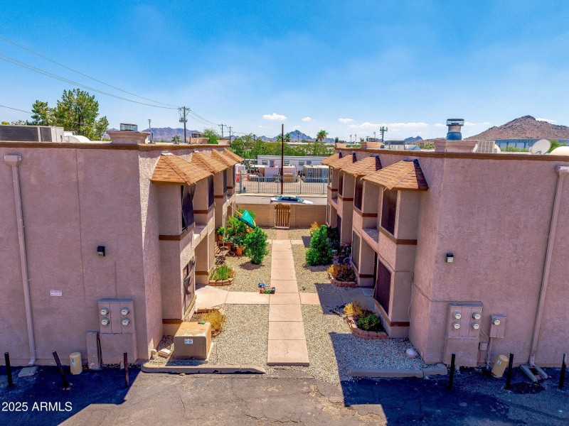 23-web-or-mls-ext_-48