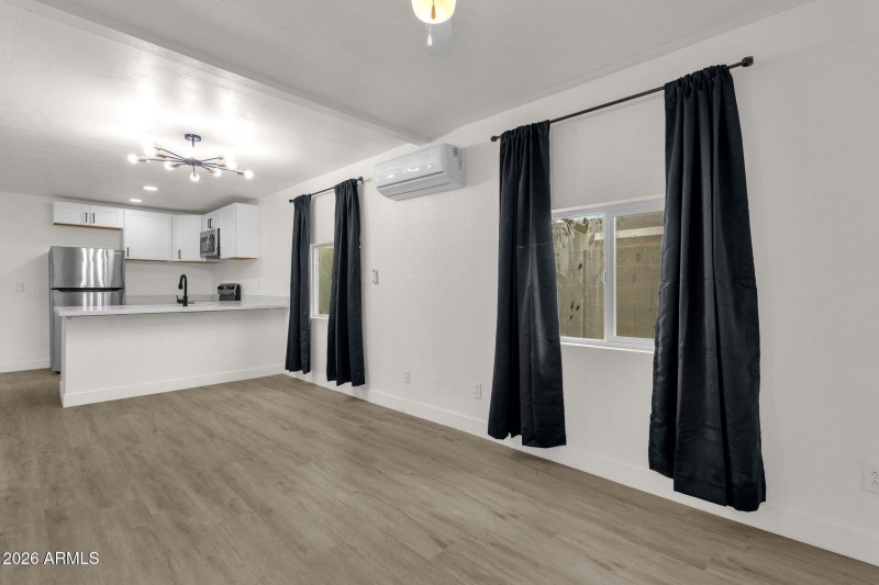 48-web-or-mls-2334-w-morten-ave
