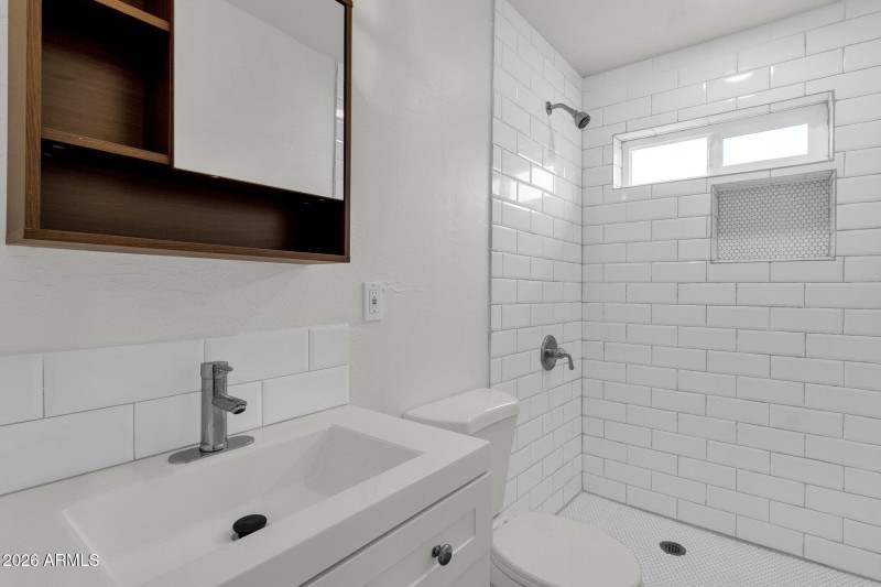 55-web-or-mls-2334-w-morten-ave