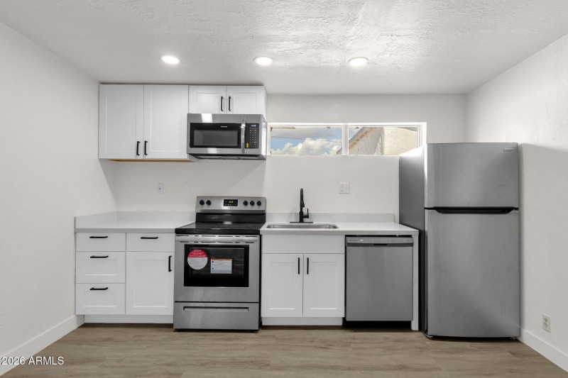 32-web-or-mls-2334-w-morten-ave