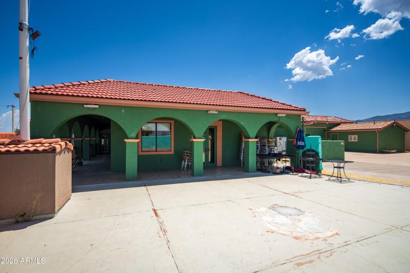JL_1481WHwy89A-exteriors-11