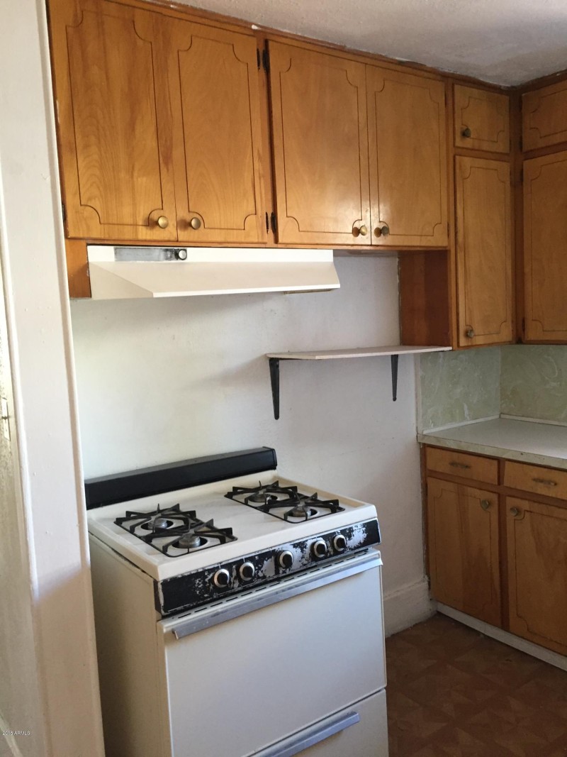 Apt 1 Kitchen