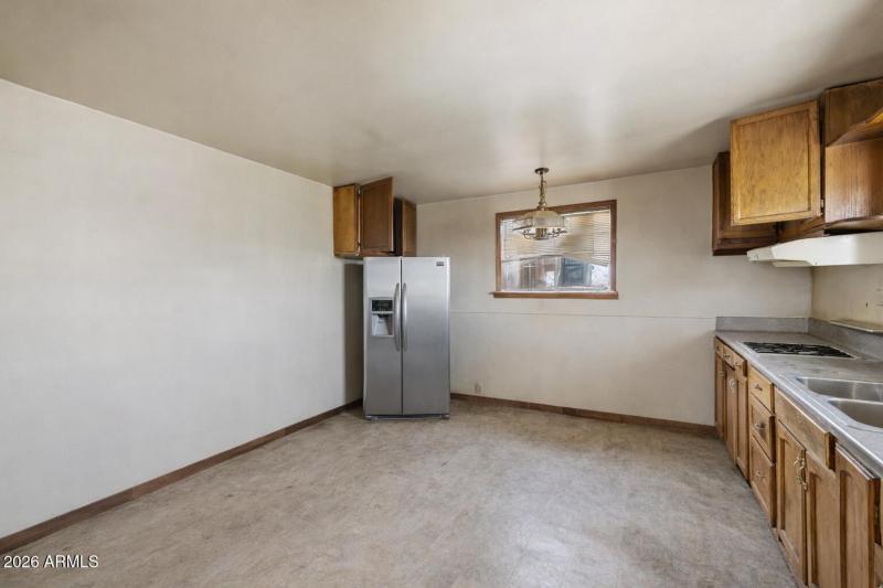13-Apt Kitchen