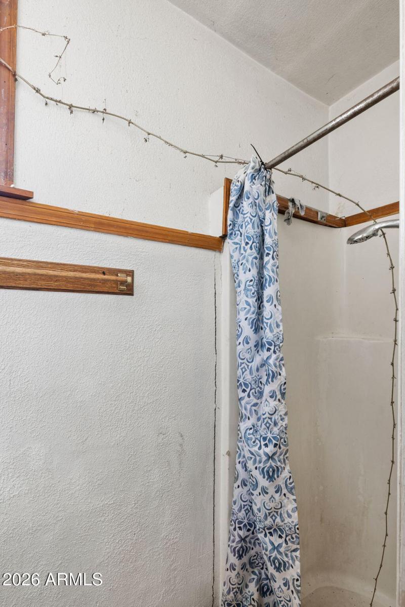16-Apt Bathroom (1)