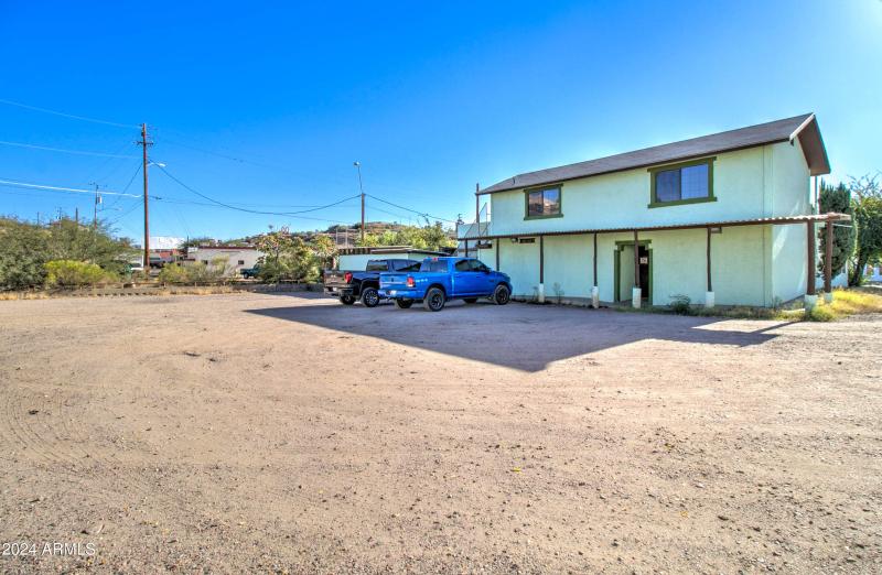 1605 E Ash St-6