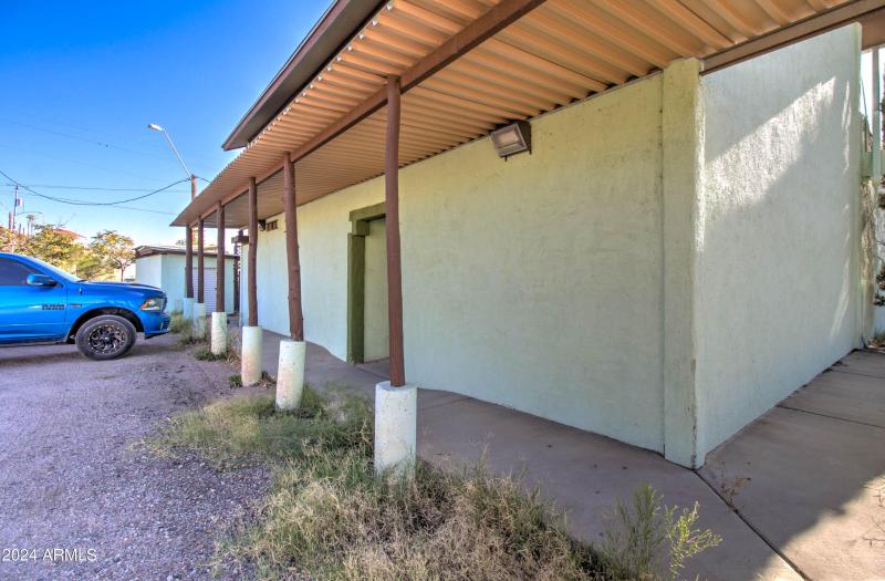 1605 E Ash St-12