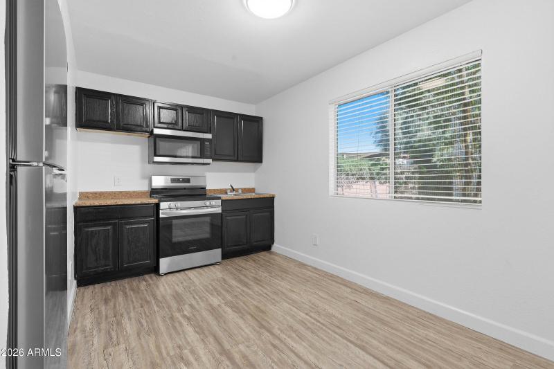 19-custom-1022 N 22nd Pl-19