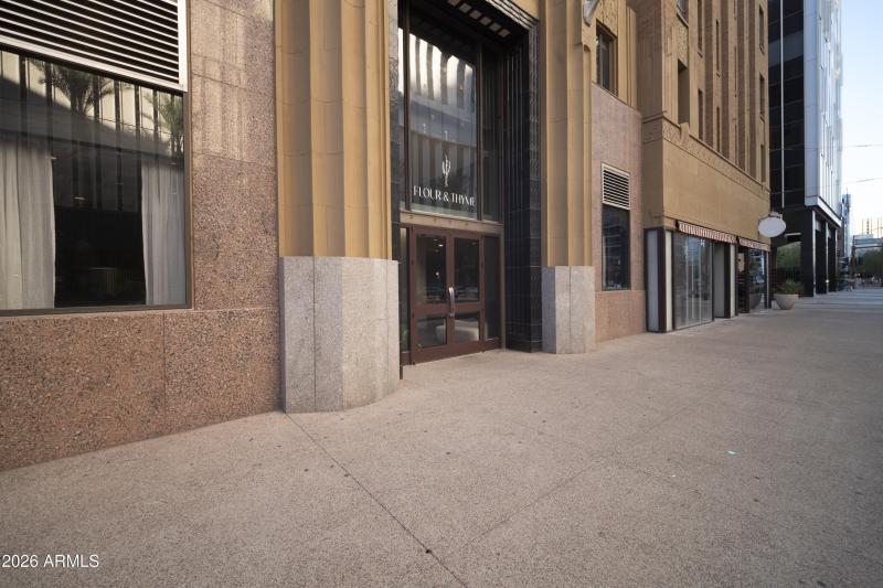 P1027695