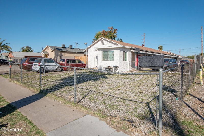 2242_e_taylor_st_02