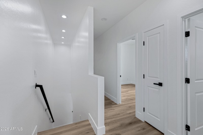 1523 W Hadley St-15