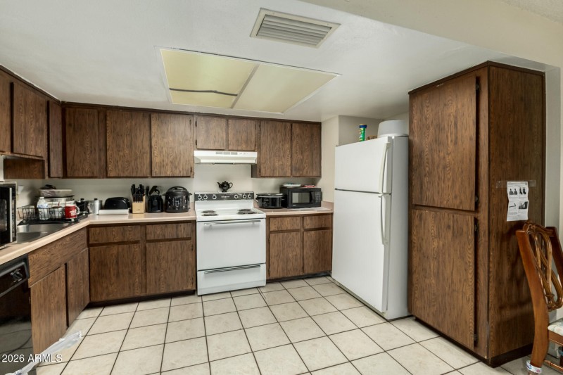 02 - Unit 1 - Kitchen