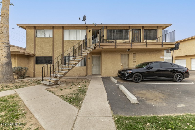 04 - Exterior