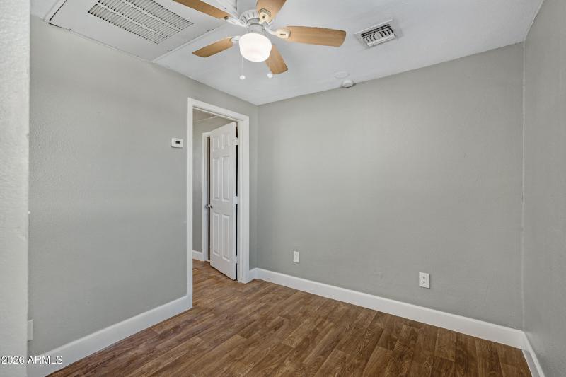 2238 E Taylor St-8