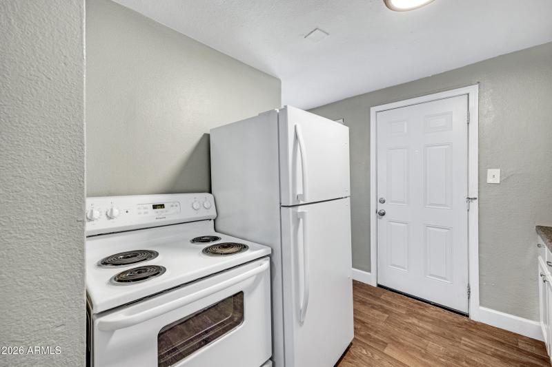 2238 E Taylor St-15