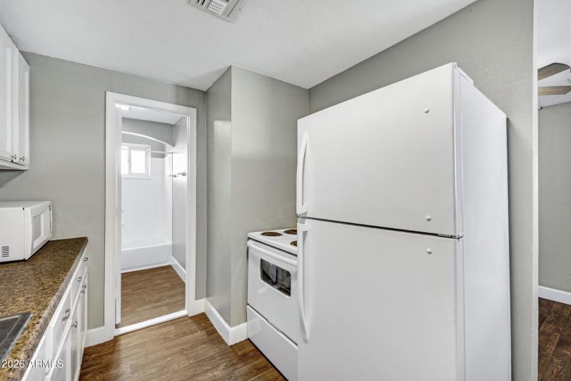 2238 E Taylor St-16