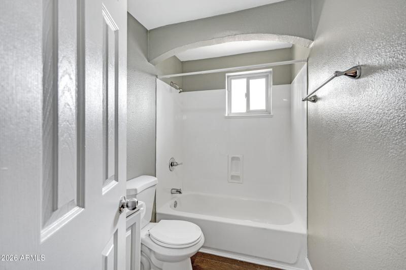 2238 E Taylor St-17