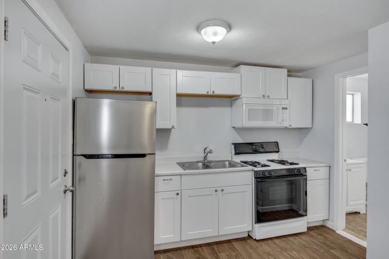 2238 E Taylor St-26