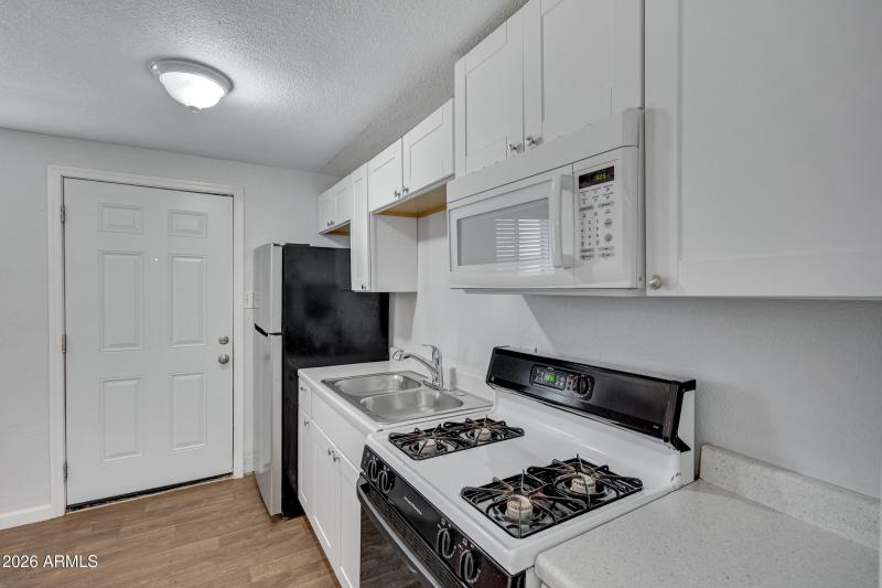 2238 E Taylor St-27