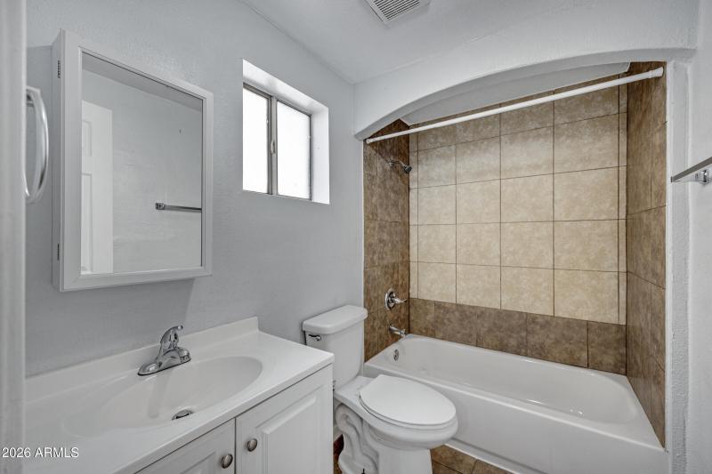 2238 E Taylor St-28