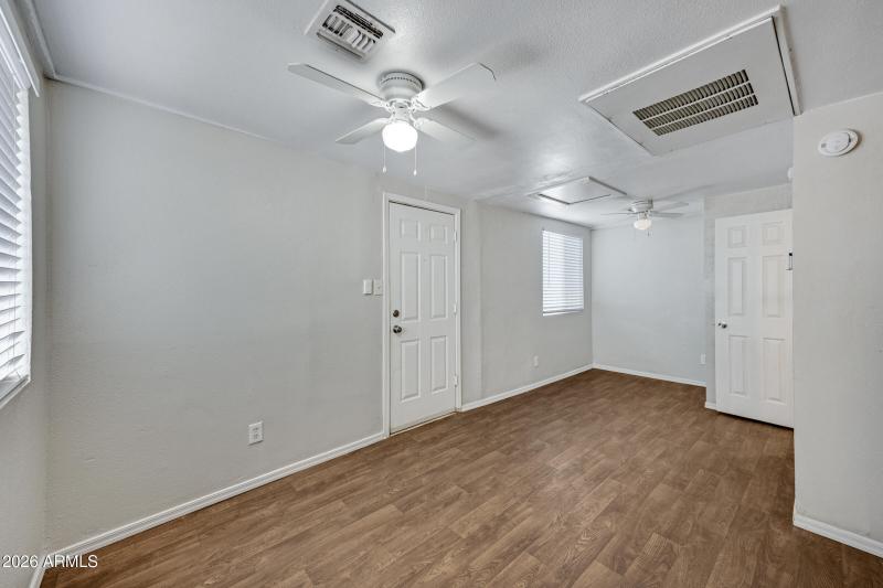 2238 E Taylor St-33