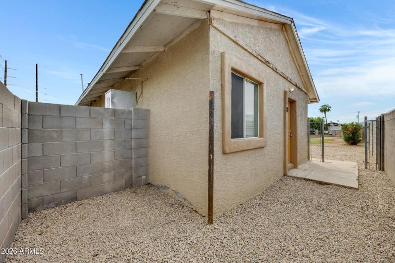 2238 E Taylor St-40