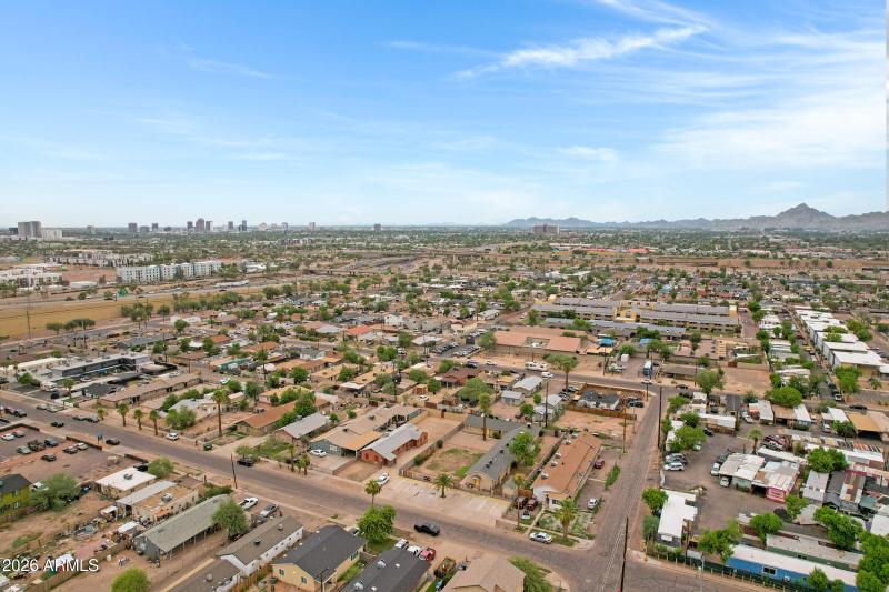 2238 E Taylor St-48