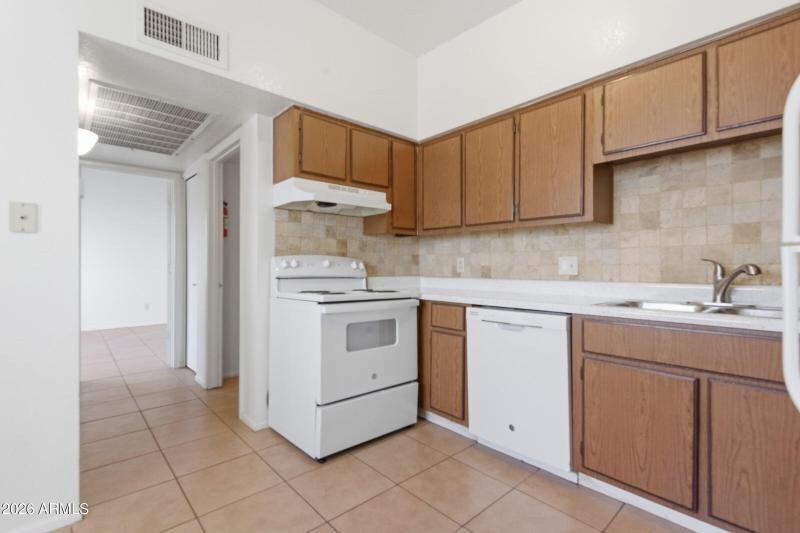 4-custom-2828 E Tierra Buana Ln-4