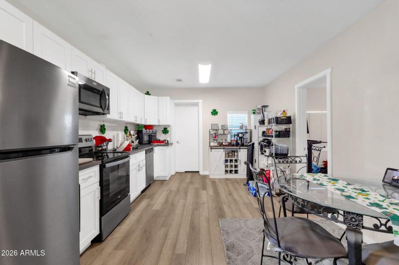 A Kitchen/Dining