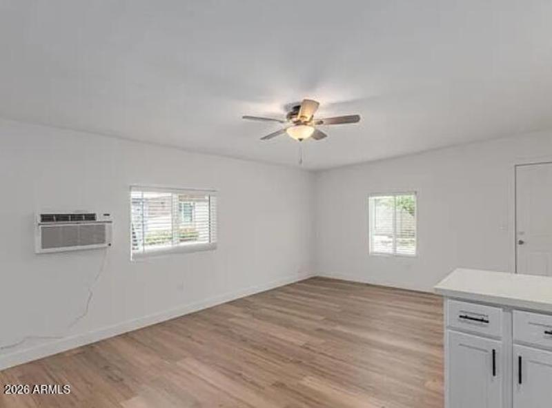 Front room unit 4