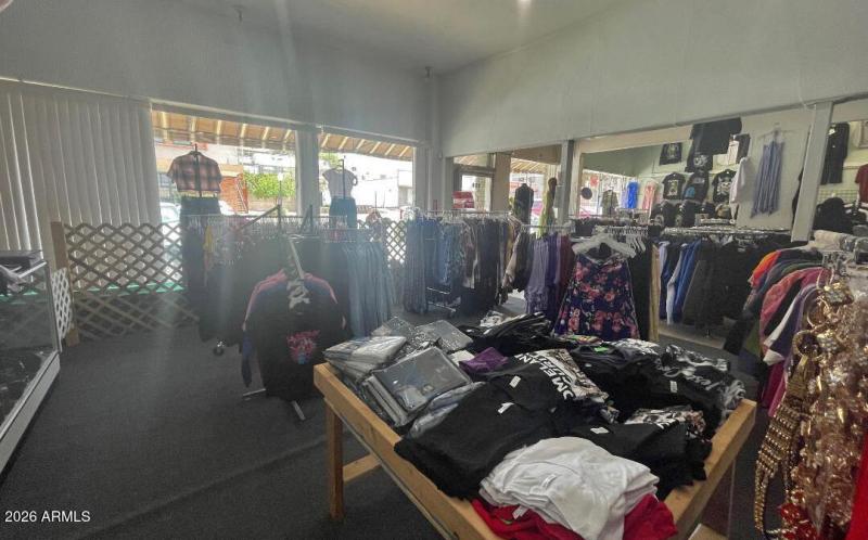INSIDE-STORE