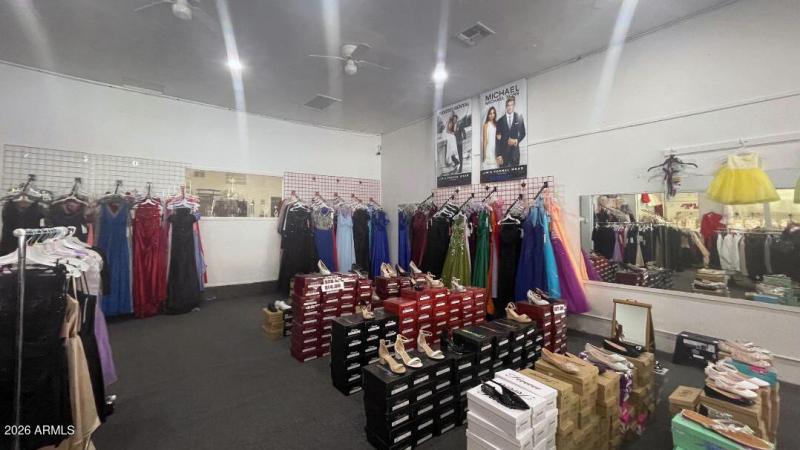 INSIDE-STORE