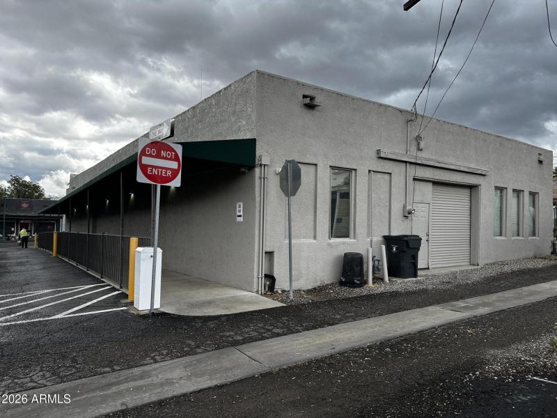 Alley access, too!