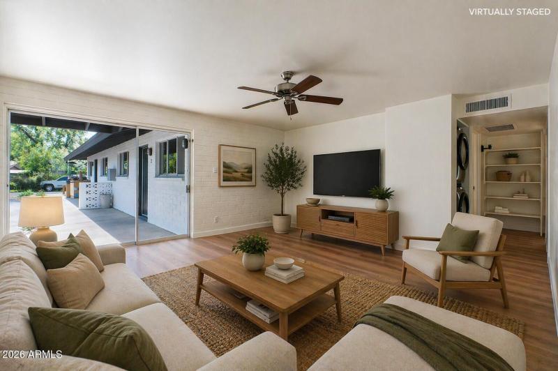 VS Family Room Photo