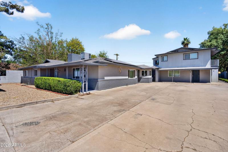 Triplex Layout & Driveway View
