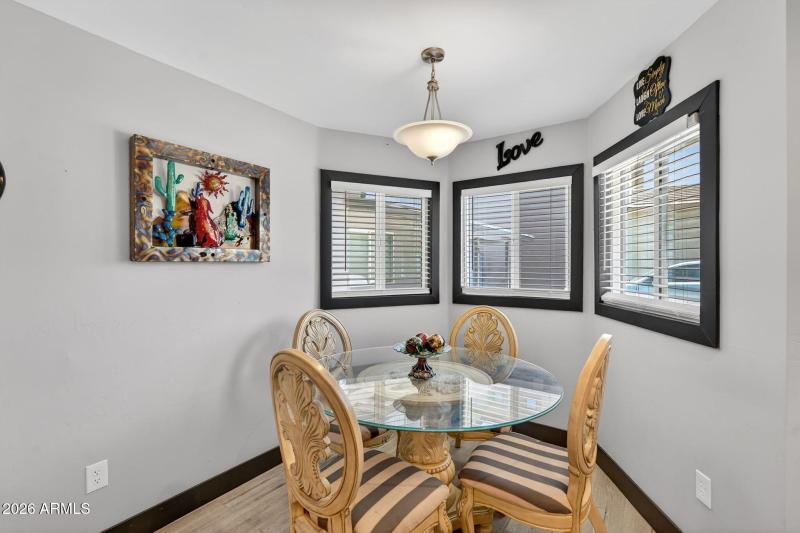 Cozy Dining Nook Area