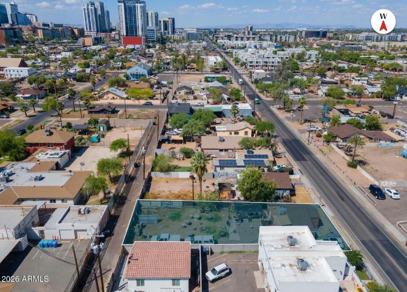 1025 East Roosevelt Street - Property Di