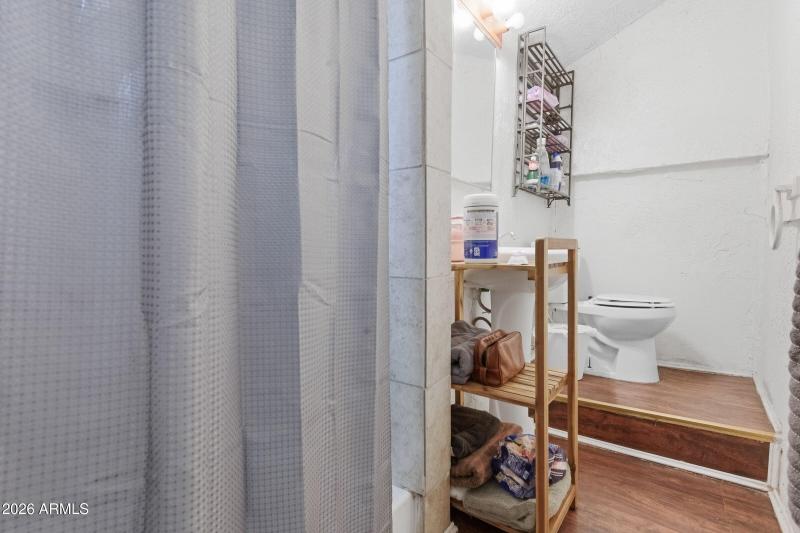 14-custom-1025 E Roosevelt St-14