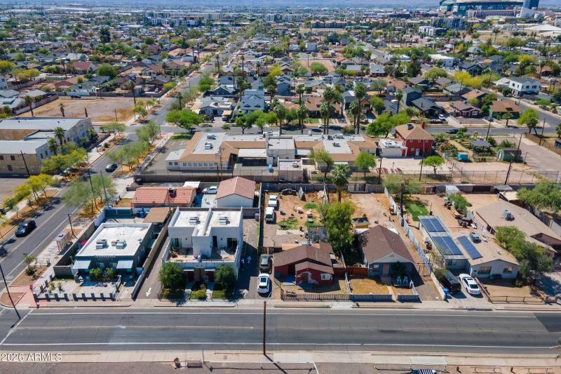 1-custom-1025 E Roosevelt St-1