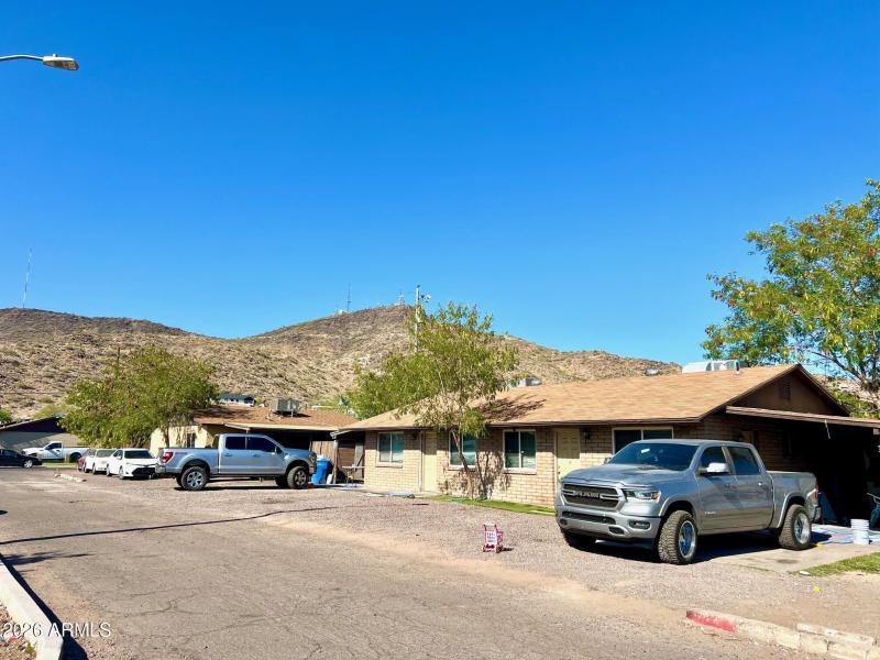 1615 W DESERT COVE AVE