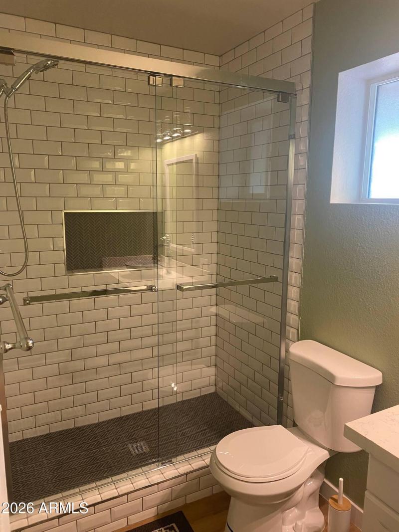 C1 Shower