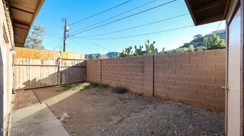 2 bedroom yard