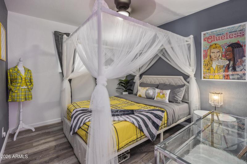 Clueless Bedroom 1