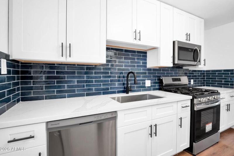13-custom-4324 N 13th Pl-13