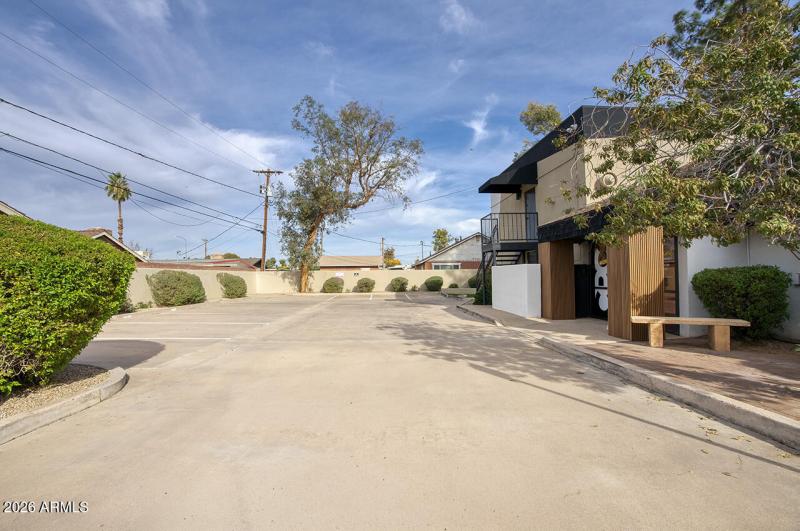 606 N STAPLEY DR