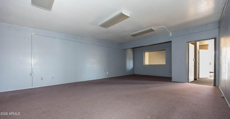 !st Floor Suite