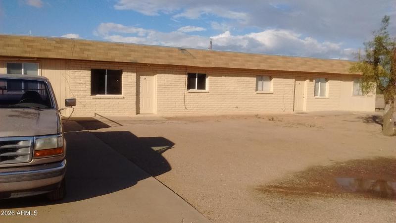 4215 N Maverick copy