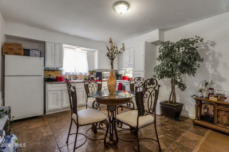 Dine-in Kitchen