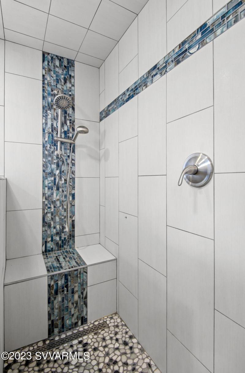 018_Walk-In Steam Shower!