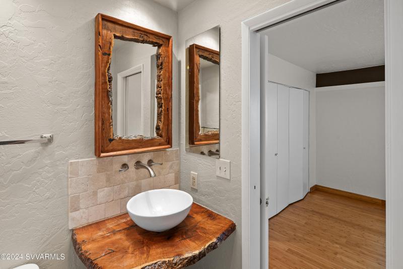 Upstairs Bathroom - Jack & Jill